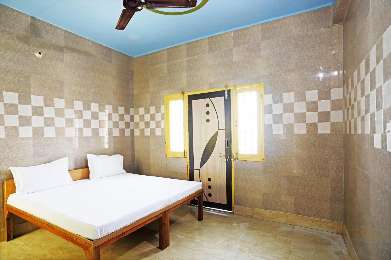Hotel Oyo 44361 Shri Lajjaram Ashram Vrindāvan Zewnętrze zdjęcie