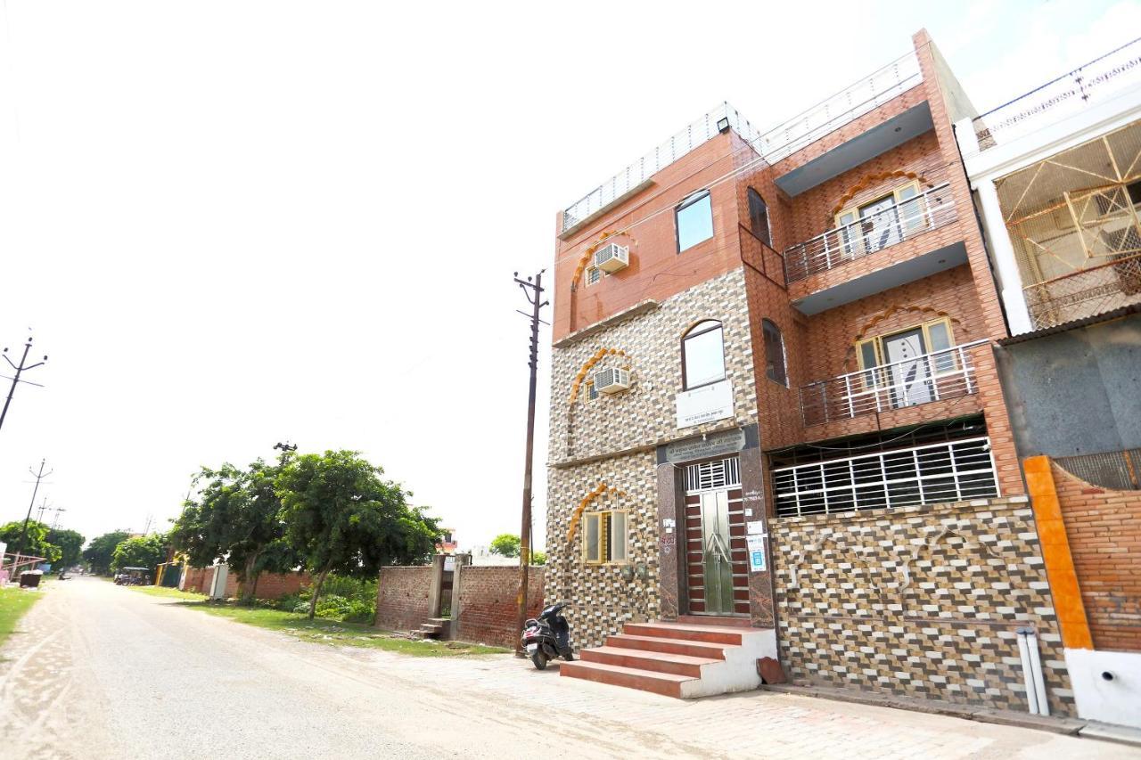 Hotel Oyo 44361 Shri Lajjaram Ashram Vrindāvan Zewnętrze zdjęcie